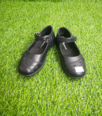 AB22 school shoe